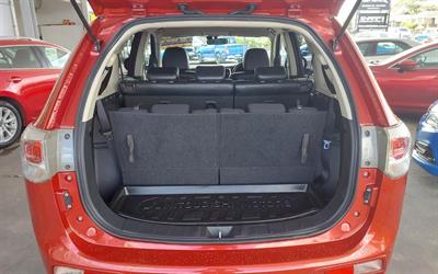 2015 Mitsubishi Outlander - Thumbnail