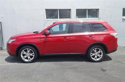 2015 Mitsubishi Outlander - Thumbnail