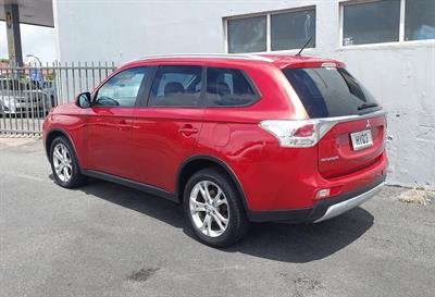 2015 Mitsubishi Outlander - Thumbnail