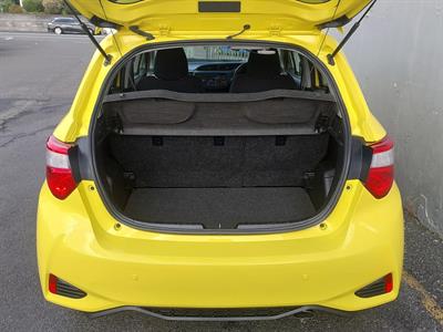2019 Toyota YARIS - Thumbnail