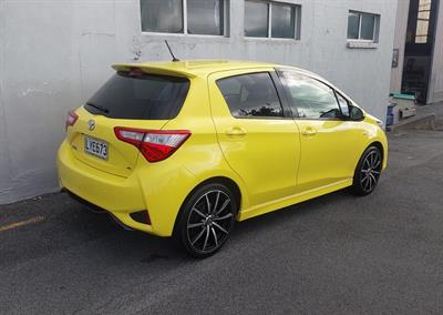 2019 Toyota YARIS - Thumbnail