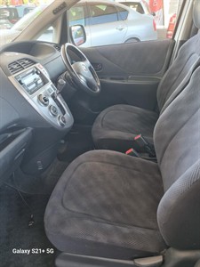 2006 Toyota Ractis - Thumbnail