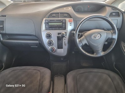 2006 Toyota Ractis - Thumbnail