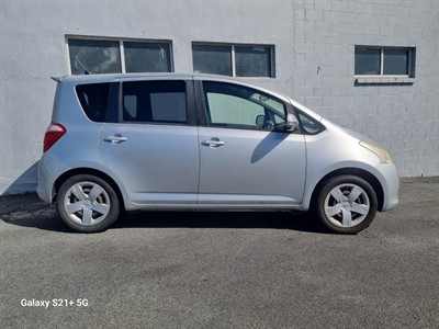 2006 Toyota Ractis - Thumbnail