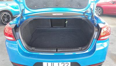 2015 Holden COMMODORE - Thumbnail