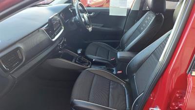 2022 Kia Stonic - Thumbnail