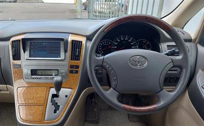 2005 Toyota Alphard - Thumbnail