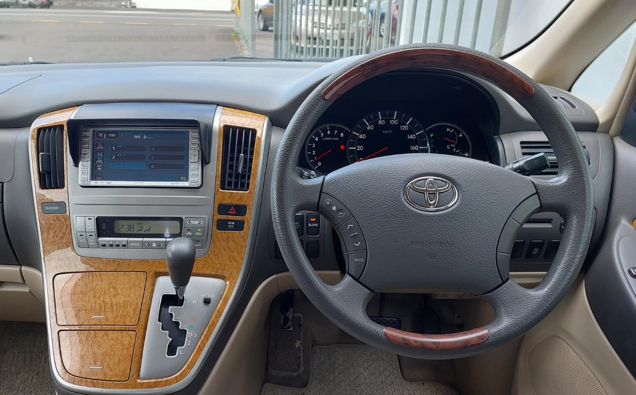 2005 Toyota Alphard