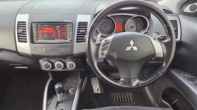 2006 Mitsubishi Outlander - Thumbnail