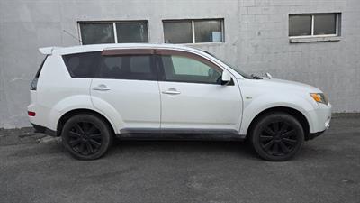 2006 Mitsubishi Outlander - Thumbnail