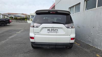 2006 Mitsubishi Outlander - Thumbnail