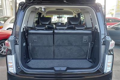 2015 Nissan Elgrand - Thumbnail