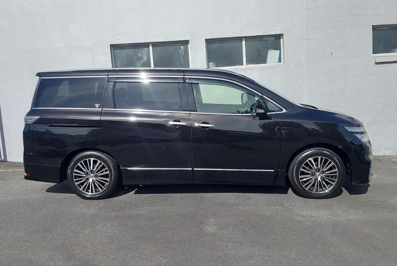 2015 Nissan Elgrand