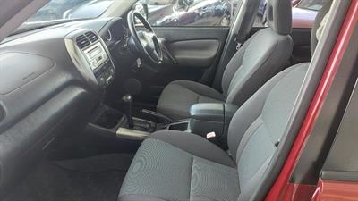 2005 Toyota RAV4 - Thumbnail