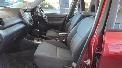 2005 Toyota RAV4 - Thumbnail