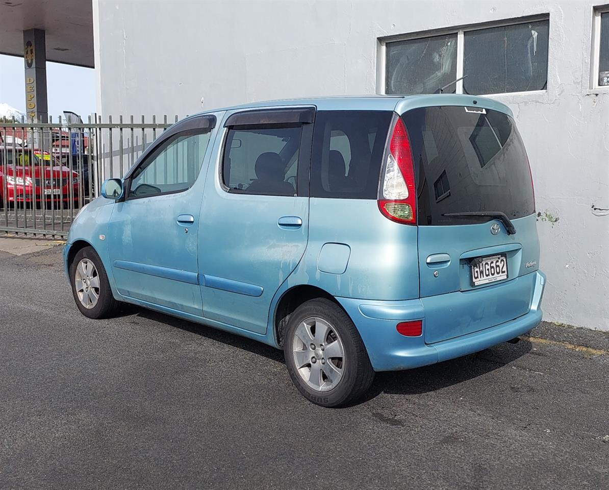 2004 Toyota Funcargo