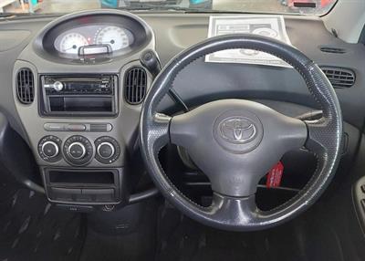 2004 Toyota Funcargo - Thumbnail