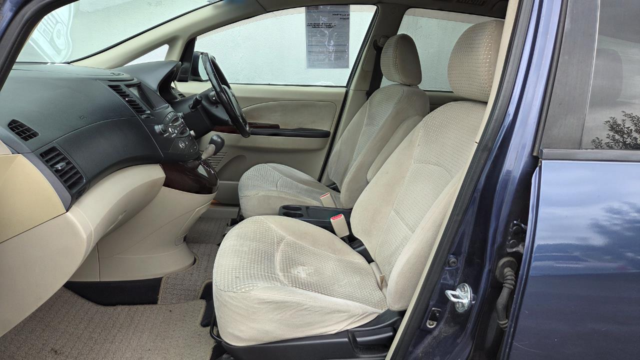 2005 Mitsubishi Grandis