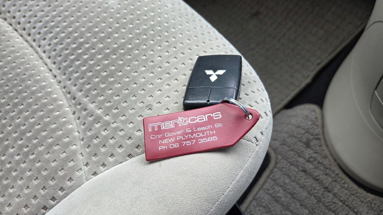 2005 Mitsubishi Grandis
