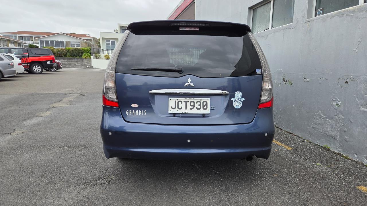 2005 Mitsubishi Grandis