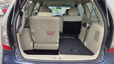 2005 Mitsubishi Grandis - Thumbnail