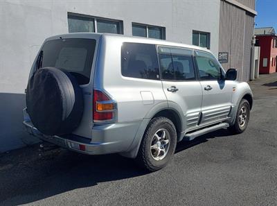 1999 Mitsubishi PAJERO - Thumbnail
