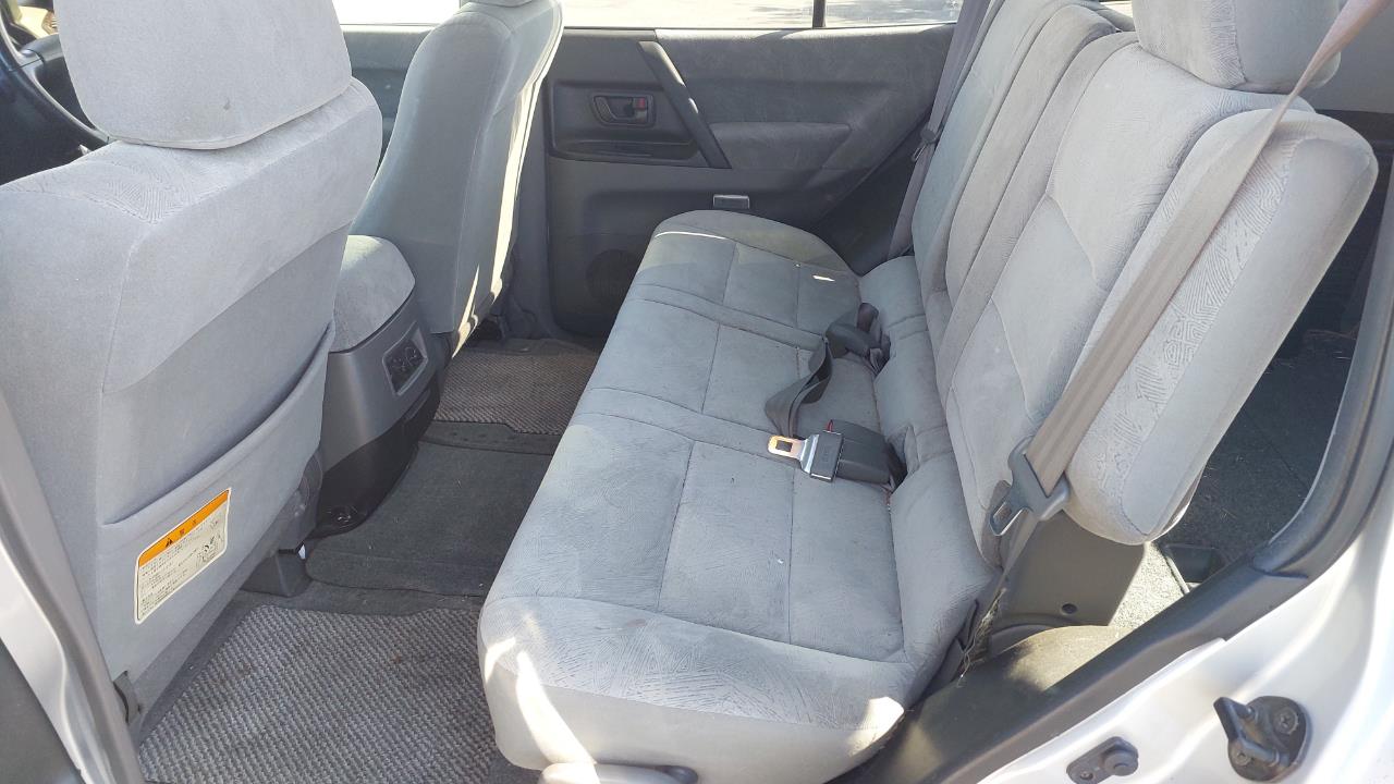 1999 Mitsubishi PAJERO