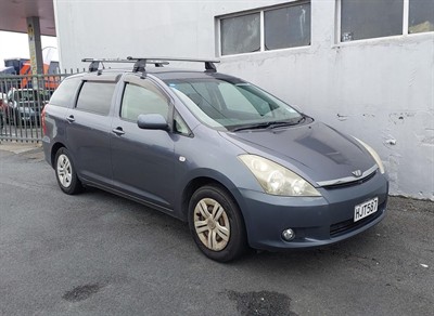 2005 Toyota Wish - Thumbnail