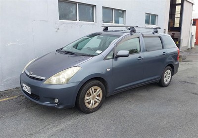 2005 Toyota Wish - Thumbnail