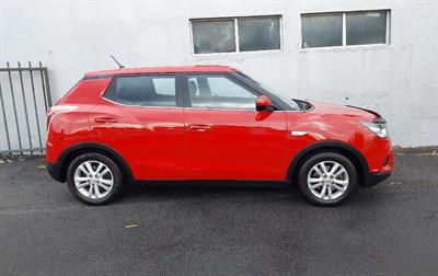 2015 Ssangyong TIVOLI - Thumbnail