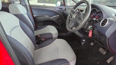 2005 Mitsubishi Colt - Thumbnail