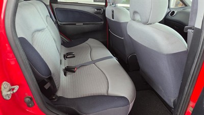 2005 Mitsubishi Colt - Thumbnail