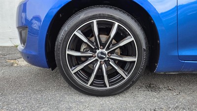 2011 Suzuki SWIFT - Thumbnail