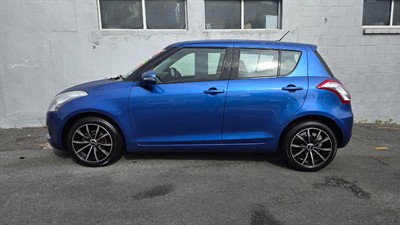 2011 Suzuki SWIFT - Thumbnail