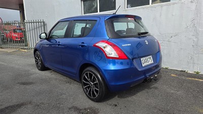 2011 Suzuki SWIFT - Thumbnail