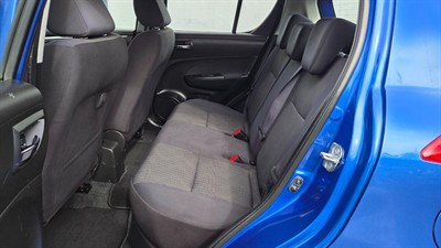 2011 Suzuki SWIFT - Thumbnail