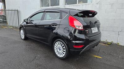 2017 Ford Fiesta - Thumbnail
