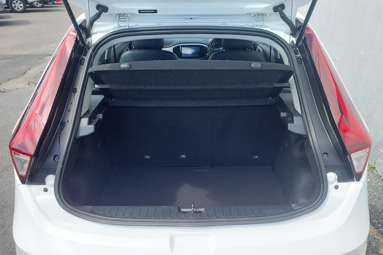 2021 MG 3
