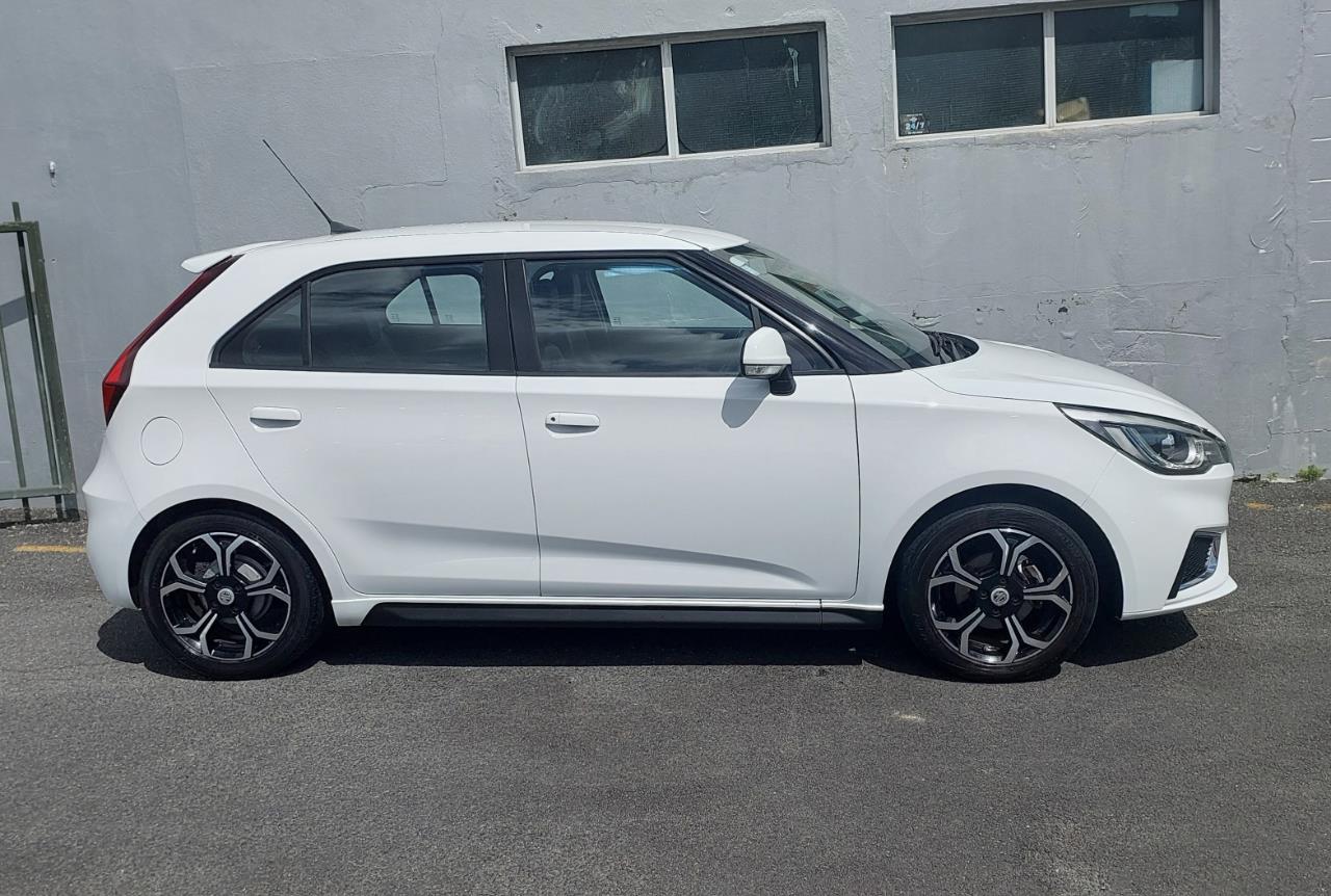 2021 MG 3