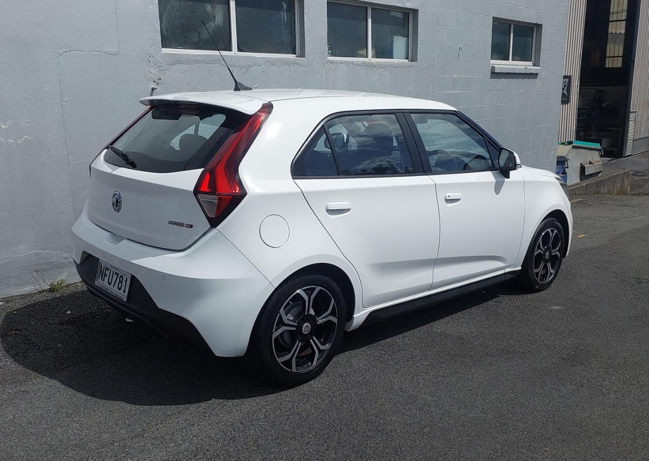 2021 MG 3