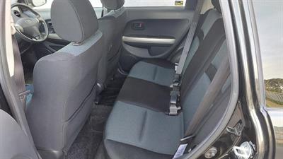 2005 Toyota Ist - Thumbnail