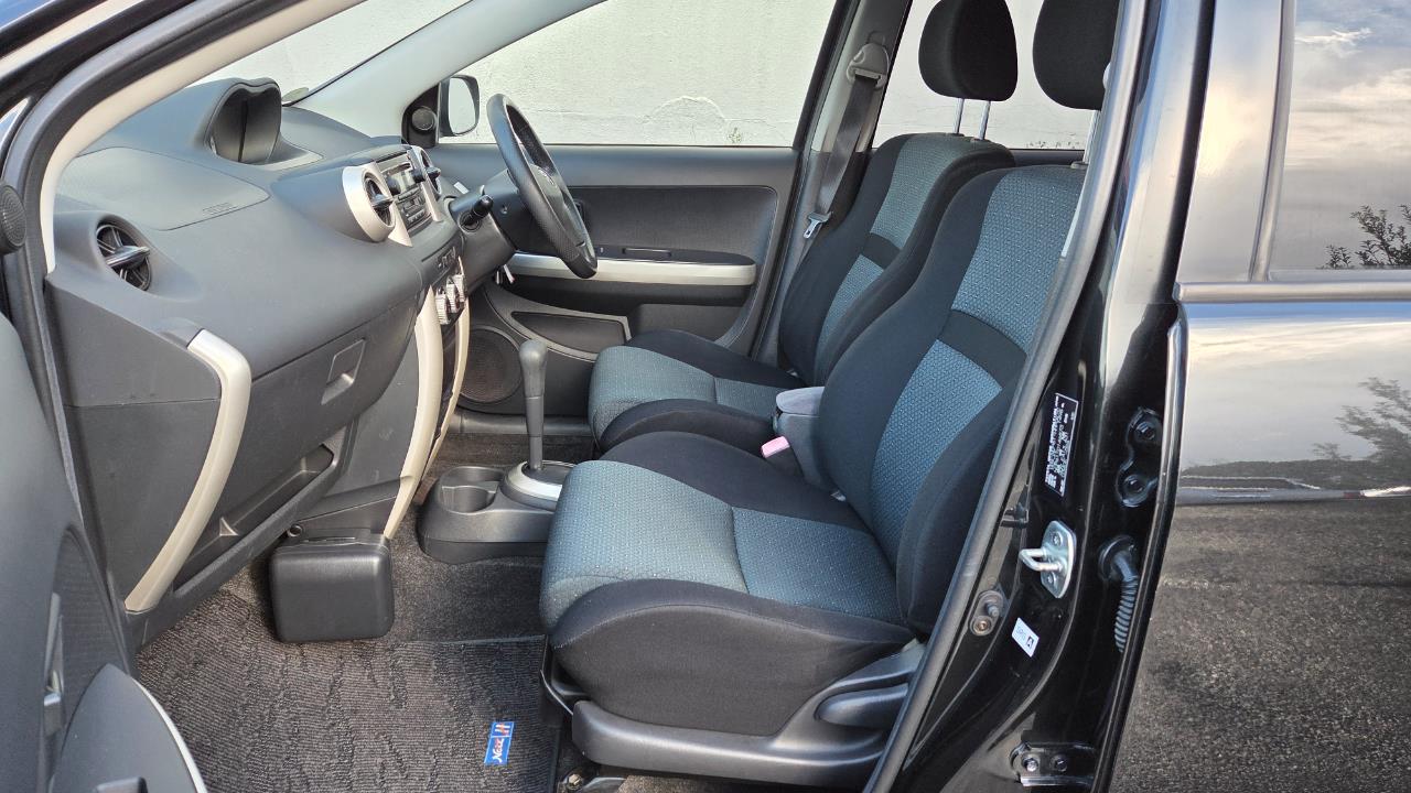 2005 Toyota Ist