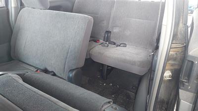 2005 Toyota VOXY - Thumbnail