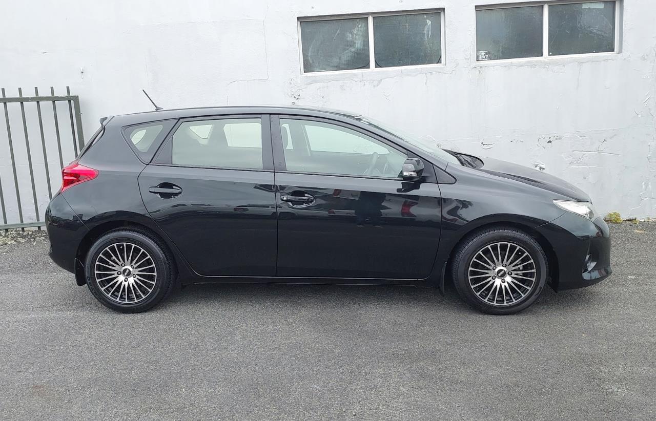 2012 Toyota COROLLA