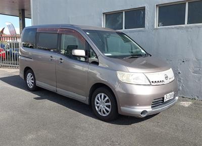 2005 Nissan Serena - Thumbnail