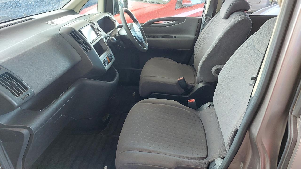 2005 Nissan Serena
