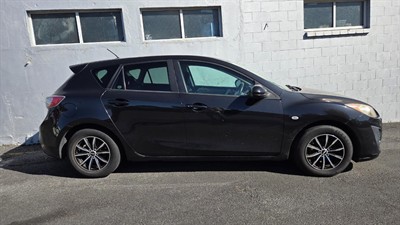 2010 Mazda Axela - Thumbnail
