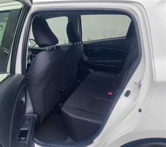 2016 Toyota YARIS - Thumbnail