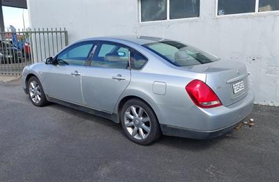 2005 Nissan MAXIMA - Thumbnail