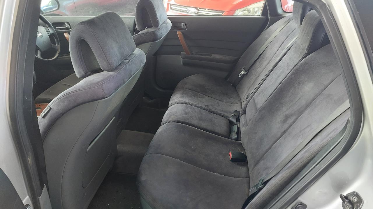2005 Nissan MAXIMA